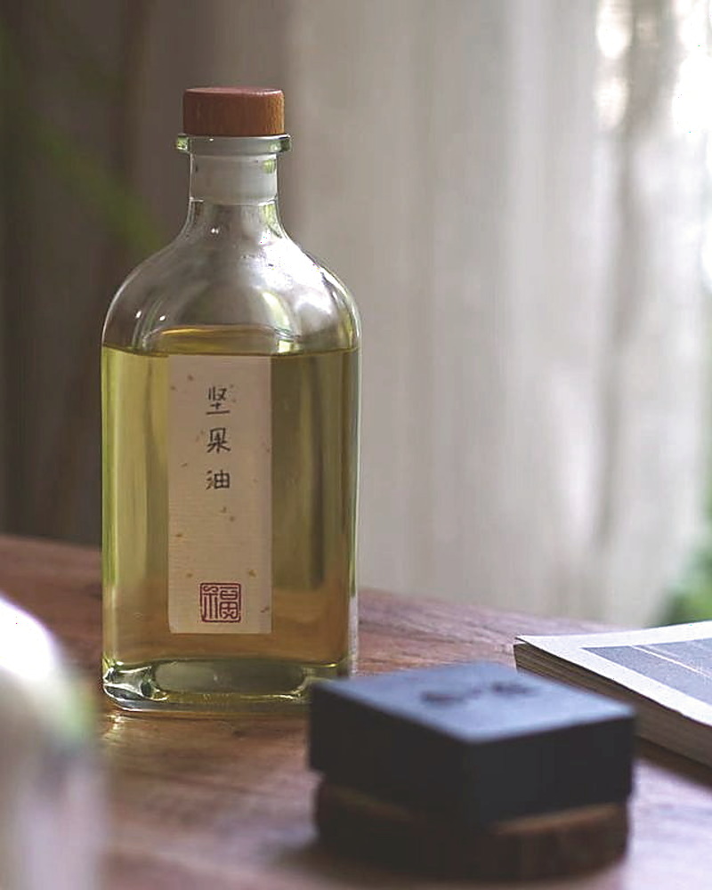 Botanical oils for cold-process soap